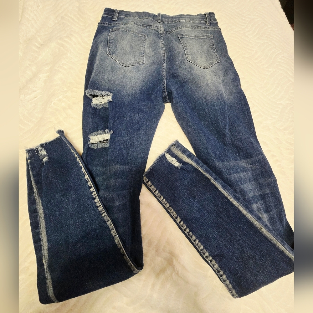 Distressed & Ripped High Rise Skinny Jeans. S - Picture 2 of 8